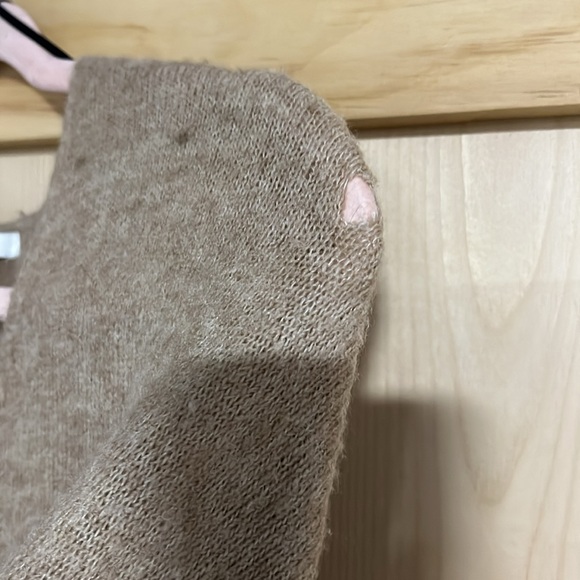 H&M V-NECK SWEATER - Picture 6 of 9